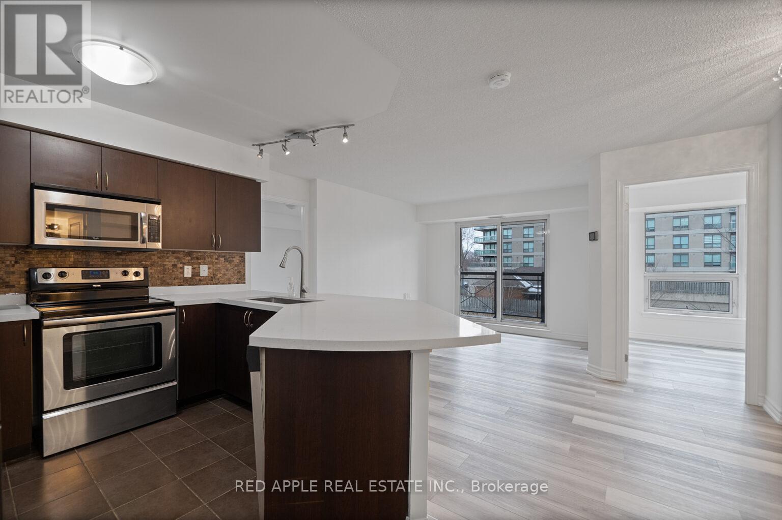 Photo 11 of 213 872 Sheppard Avenue W, Toronto ON