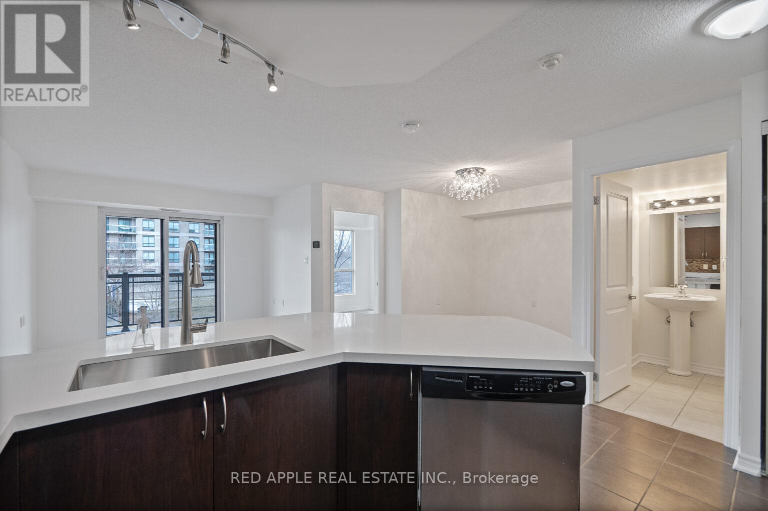 Photo 12 of 213 872 Sheppard Avenue W, Toronto ON