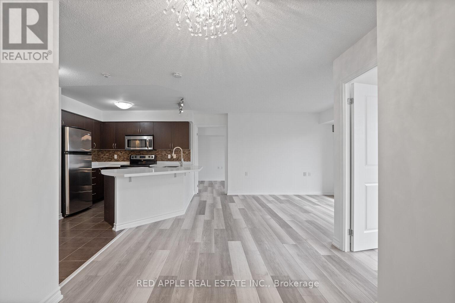 Photo 16 of 213 872 Sheppard Avenue W, Toronto ON