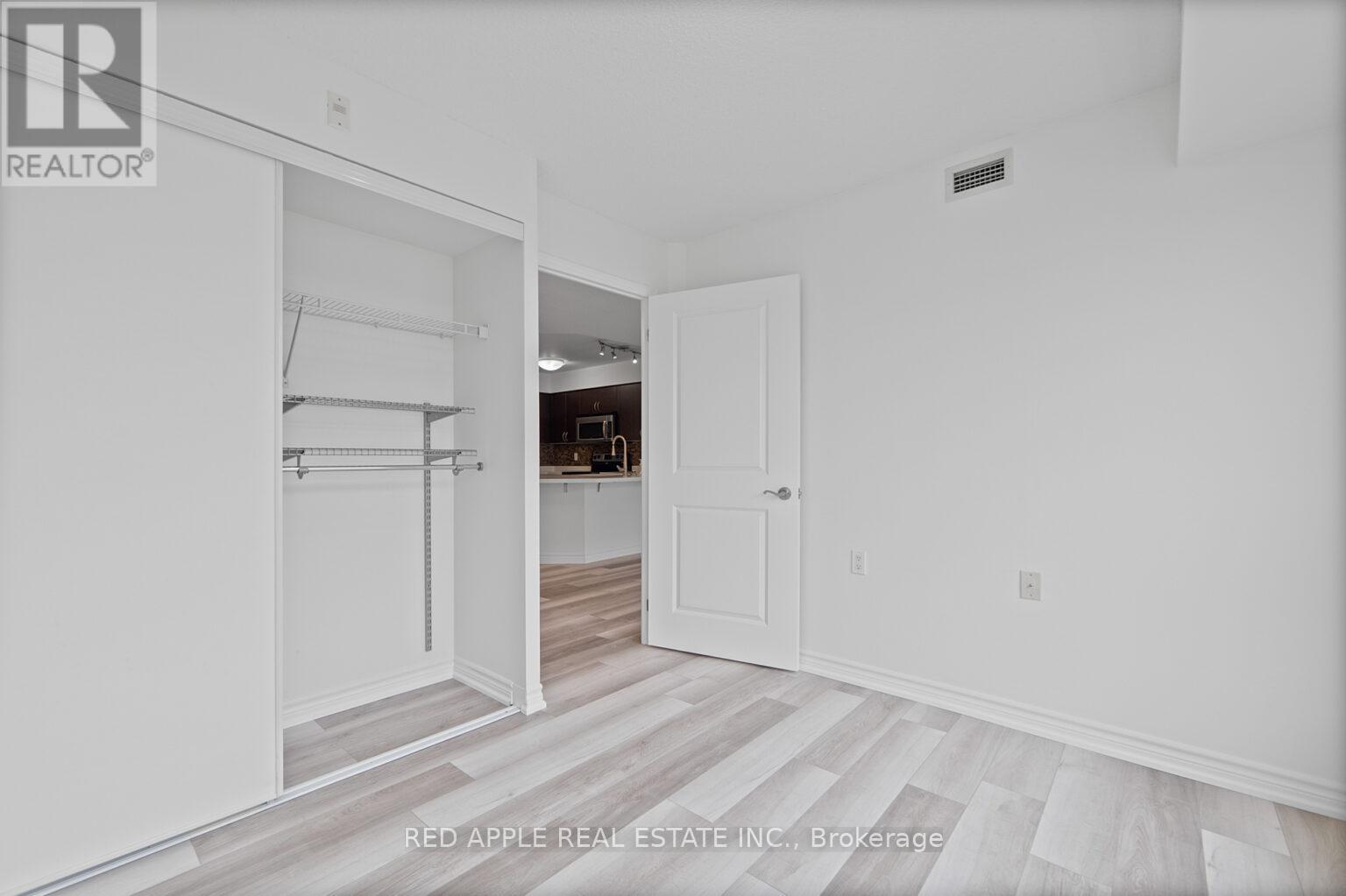 Photo 21 of 213 872 Sheppard Avenue W, Toronto ON