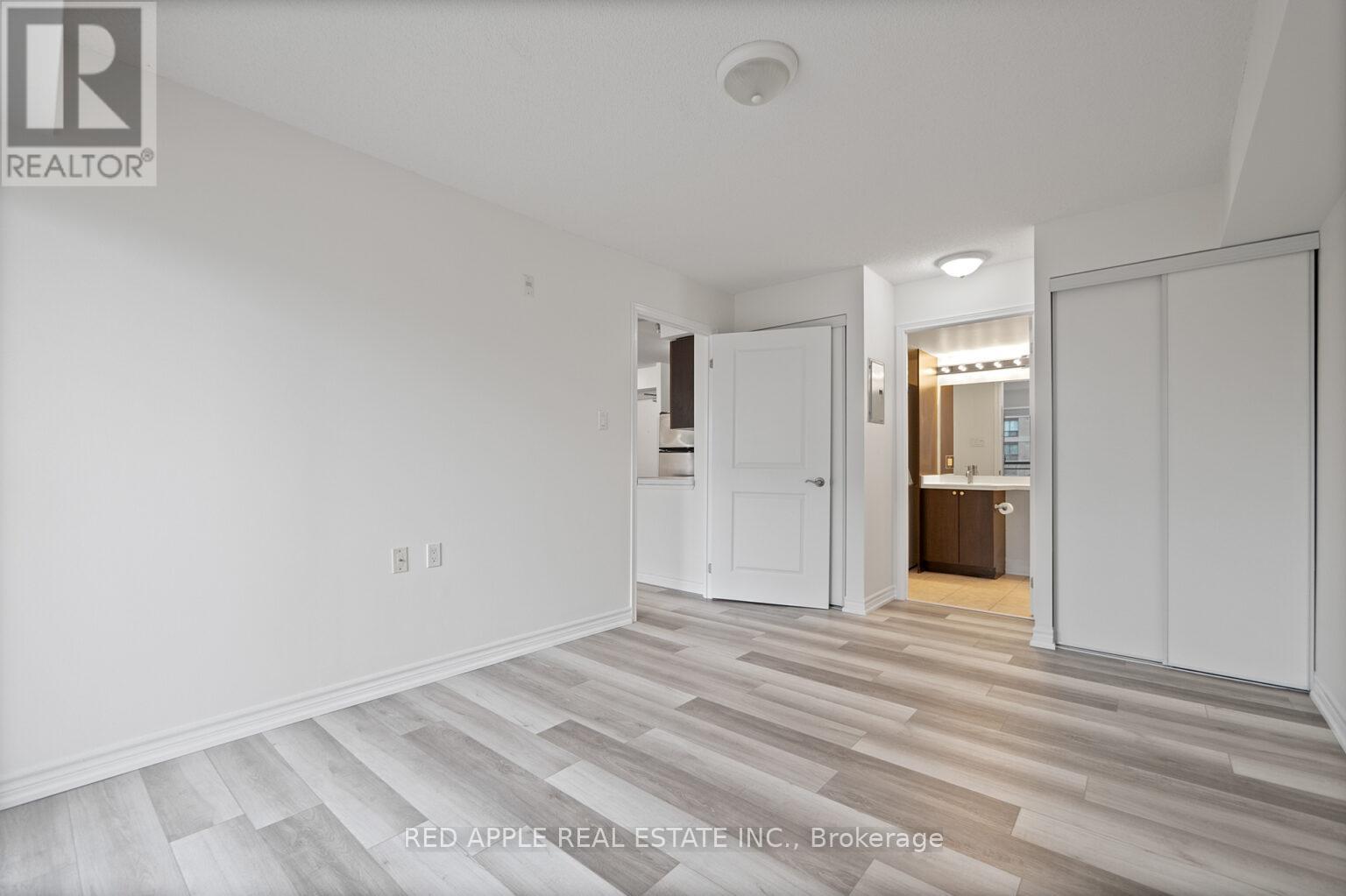 Photo 26 of 213 872 Sheppard Avenue W, Toronto ON