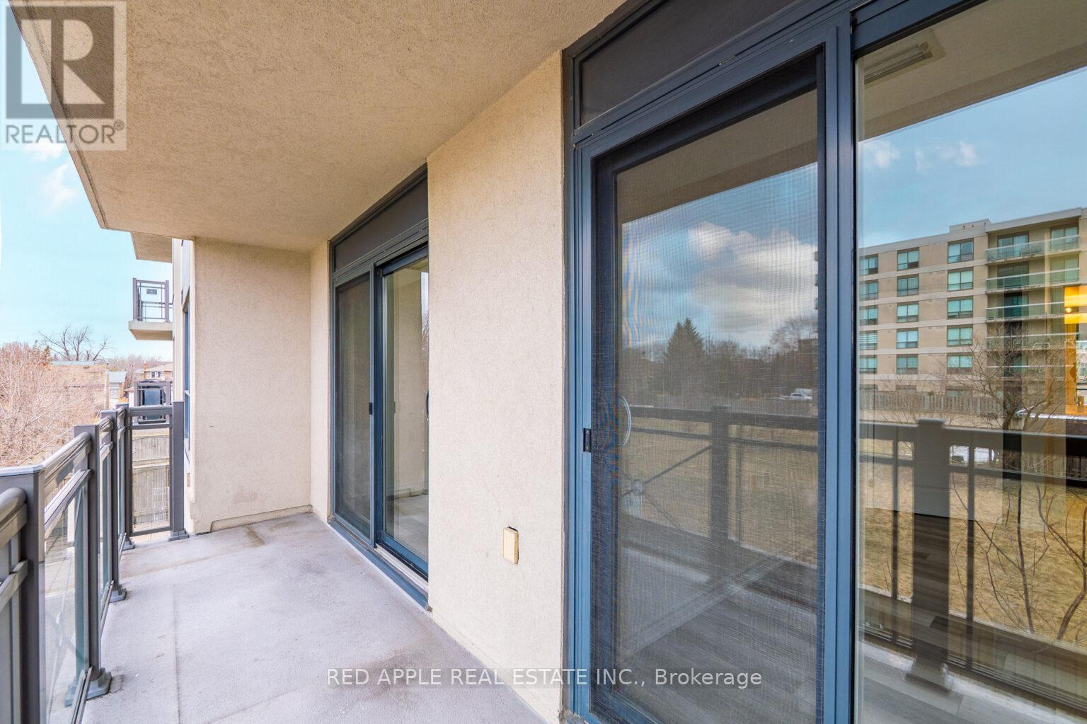 Photo 34 of 213 872 Sheppard Avenue W, Toronto ON