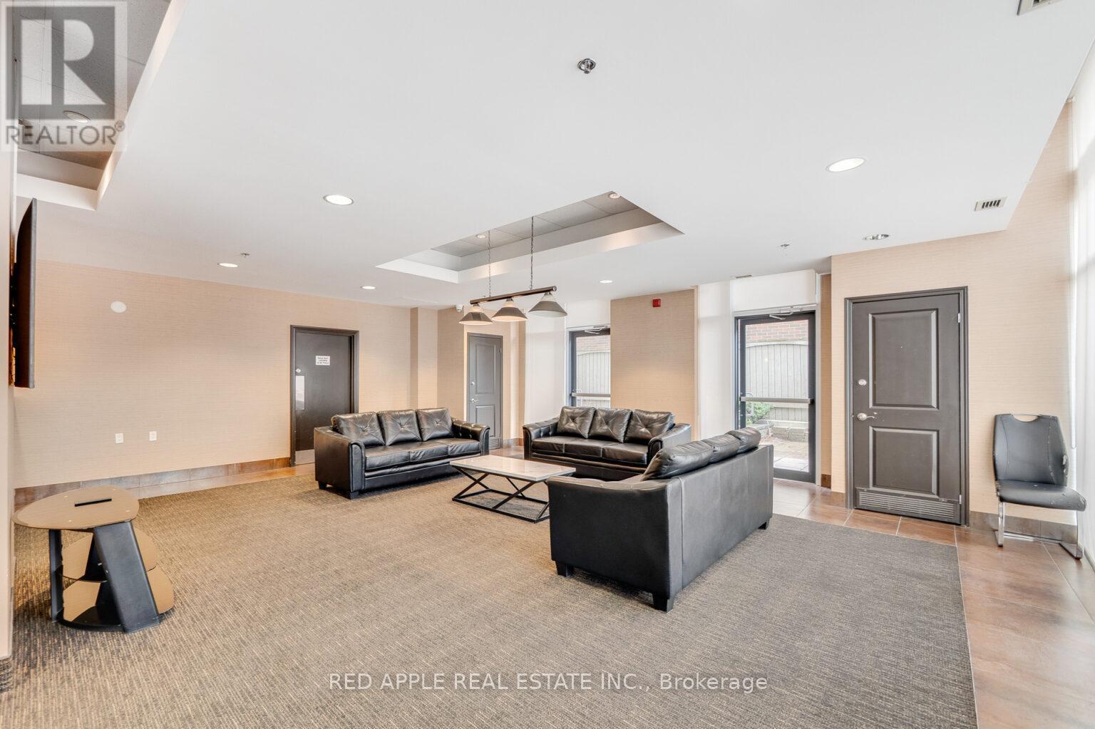 Photo 41 of 213 872 Sheppard Avenue W, Toronto ON
