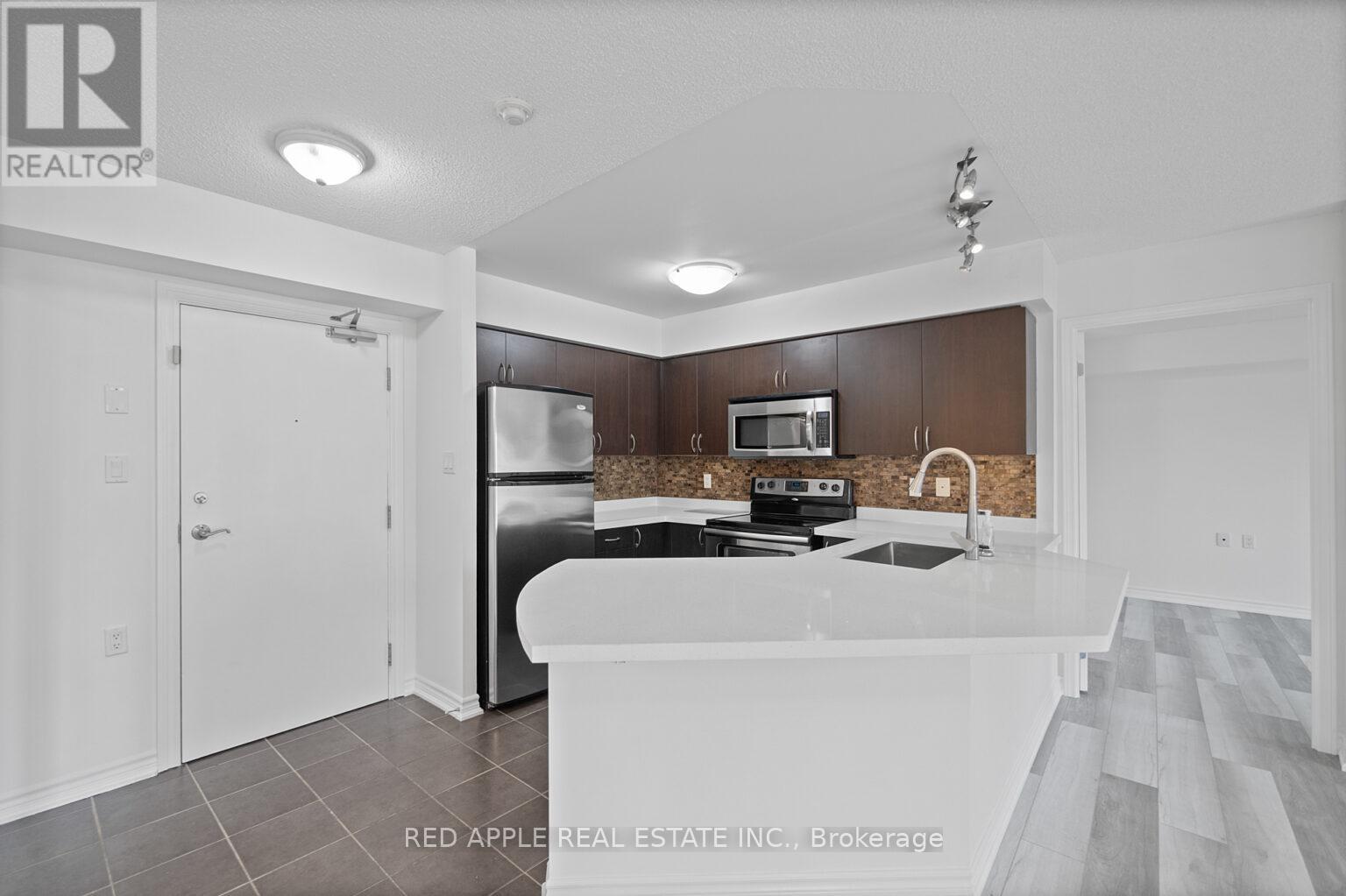 Photo 8 of 213 872 Sheppard Avenue W, Toronto ON