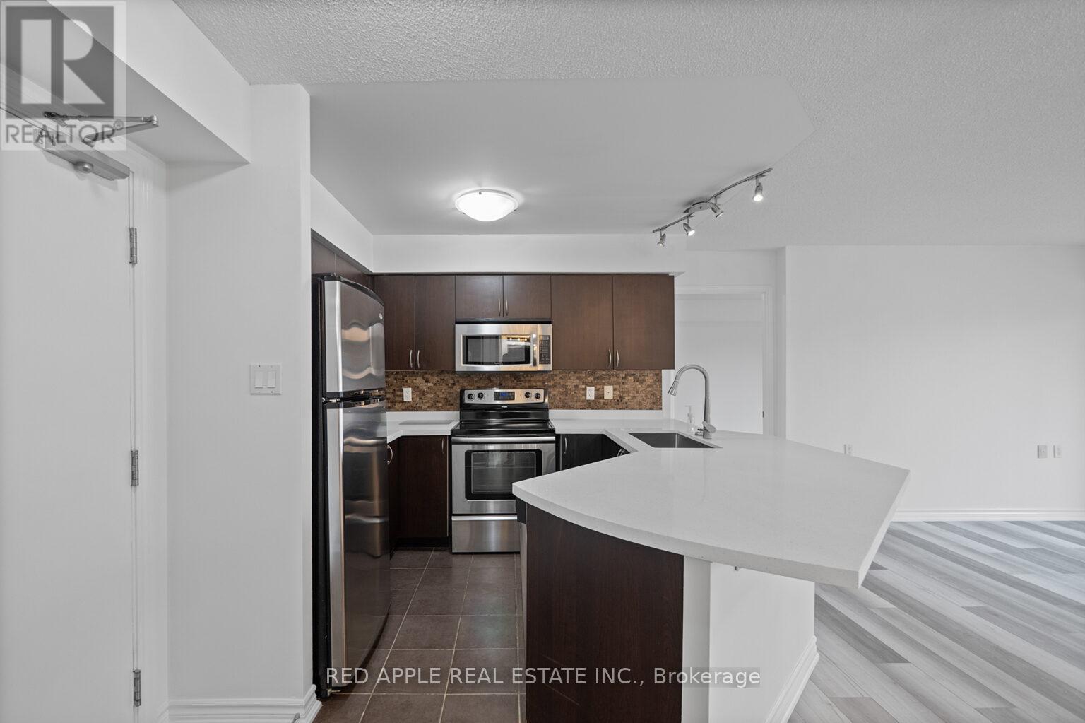 Photo 9 of 213 872 Sheppard Avenue W, Toronto ON