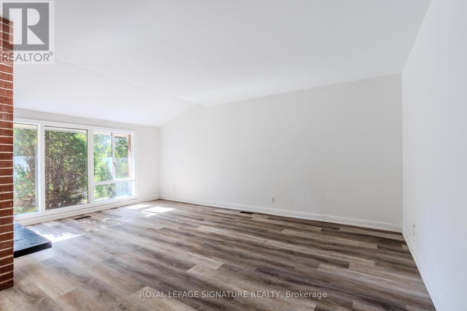 Photo 11 of 18 Greengate Road, Toronto ON