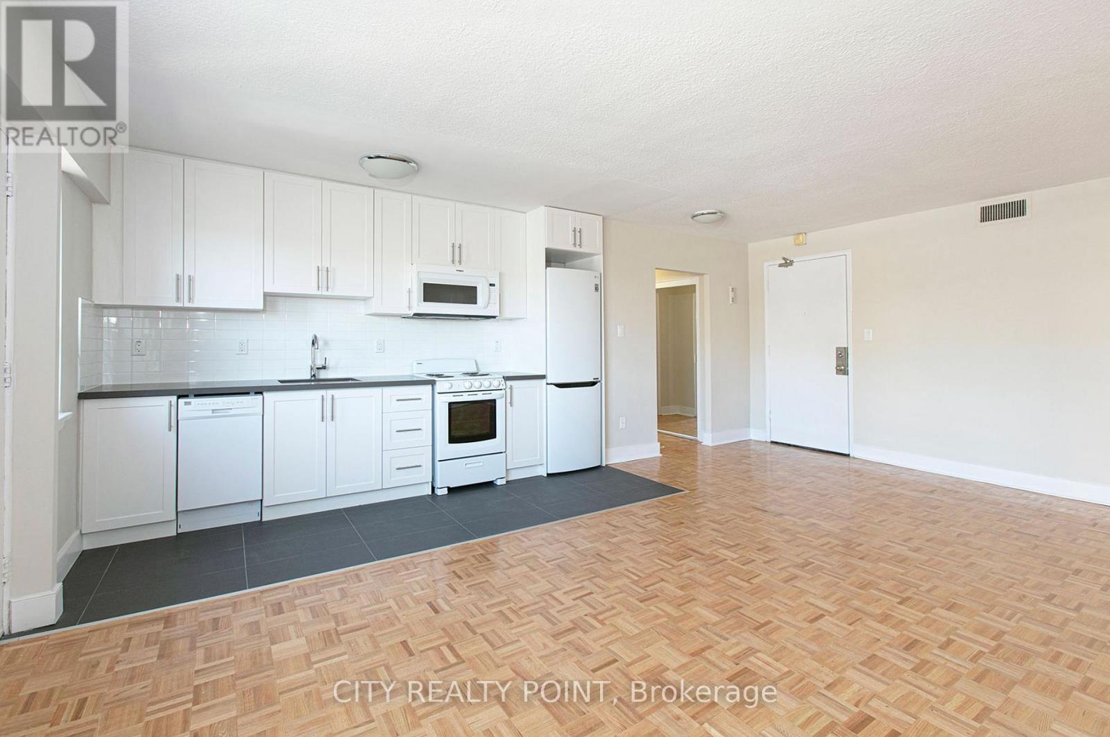 Photo 4 of 401 95 Lawton Boulevard, Toronto ON