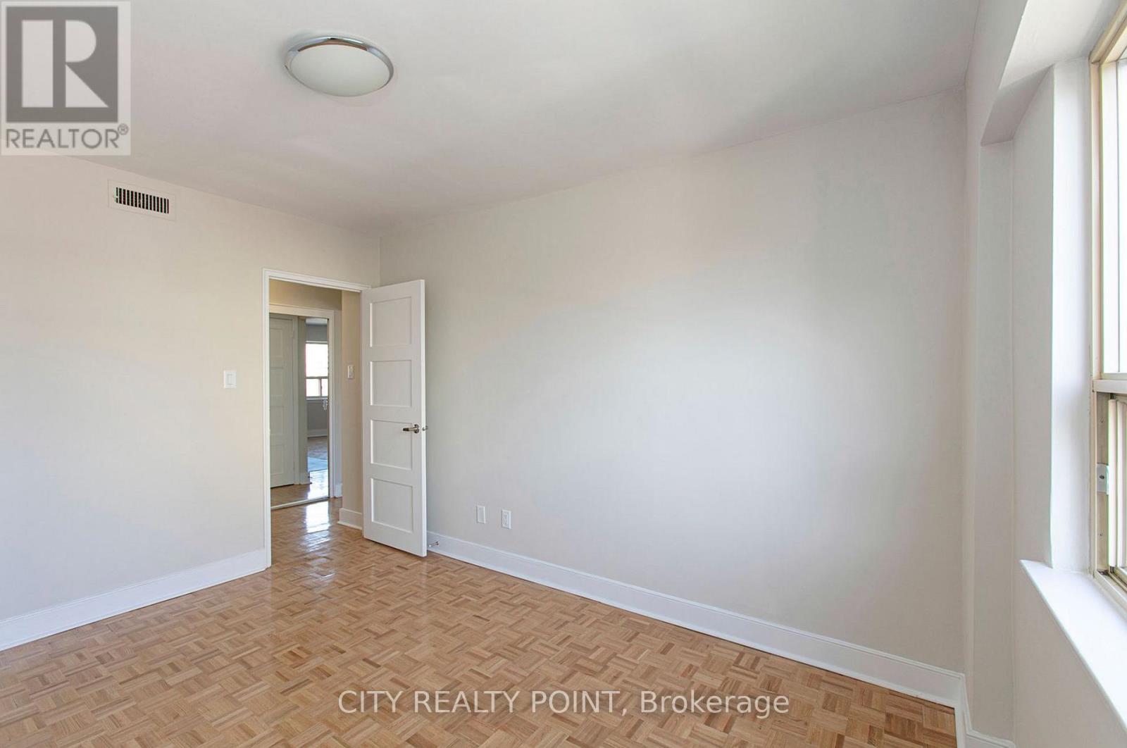 Photo 7 of 401 95 Lawton Boulevard, Toronto ON