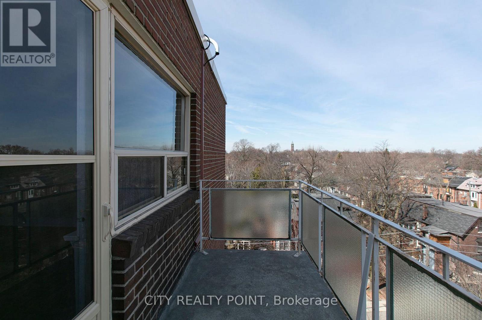 Photo 9 of 401 95 Lawton Boulevard, Toronto ON
