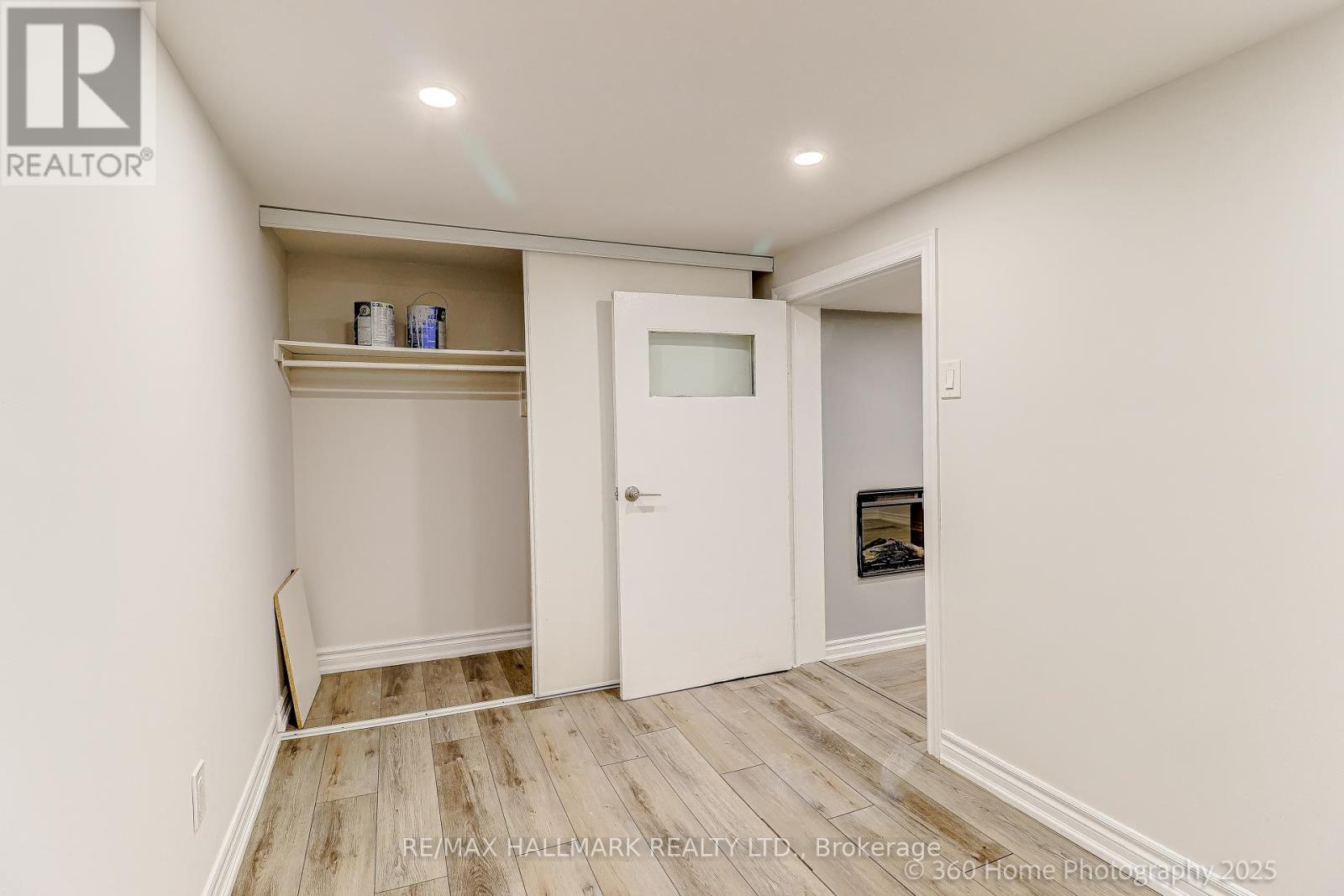 Photo 14 of 13 Northern Place, Toronto ON