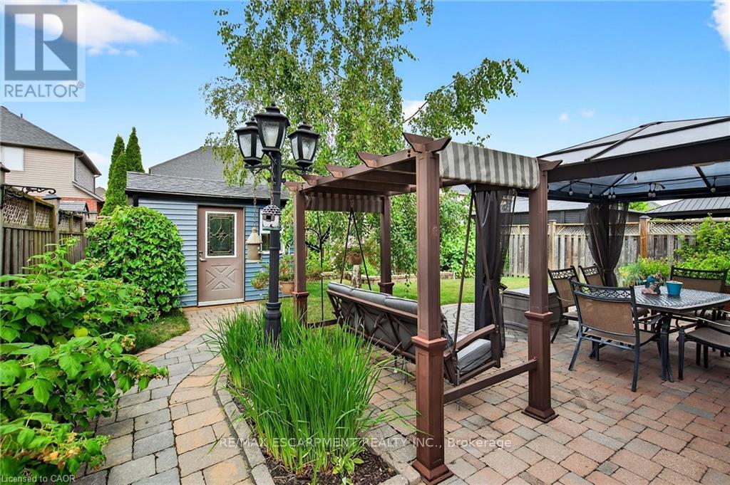 Photo 38 of 39 Wilbur Drive, Hamilton ON
