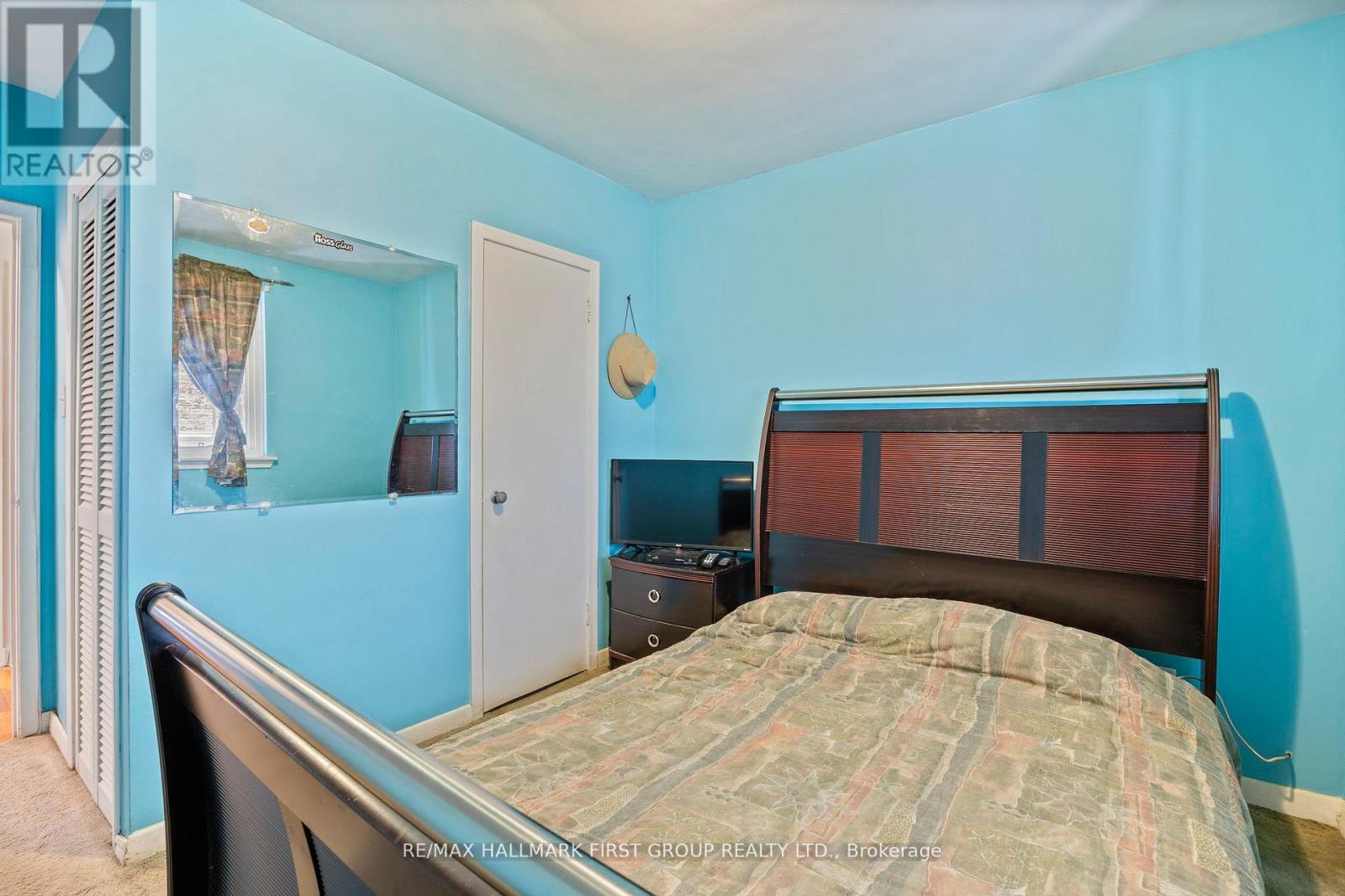 Photo 7 of 121 Emperor Street, Ajax ON