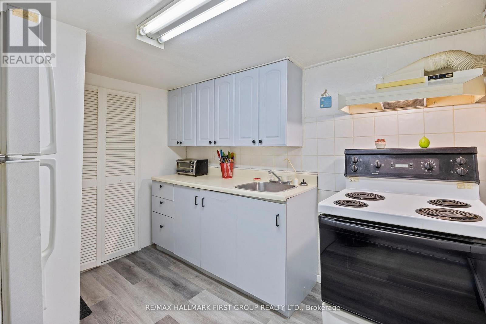 Photo 22 of 121 Emperor Street, Ajax ON