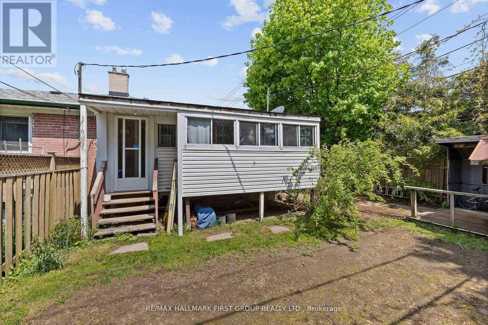 Photo 9 of 121 Emperor Street, Ajax ON