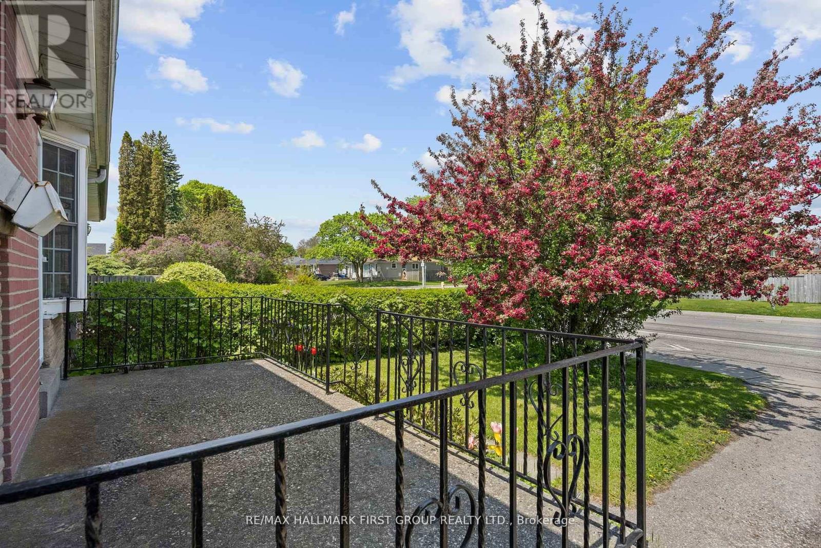 Photo 15 of 121 Emperor Street, Ajax ON