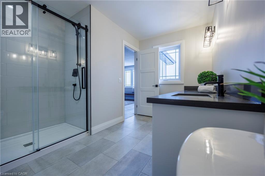 Photo 22 of 215 Lafayette Street E, Jarvis ON