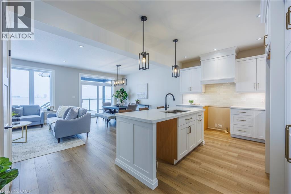 Photo 7 of 215 Lafayette Street E, Jarvis ON