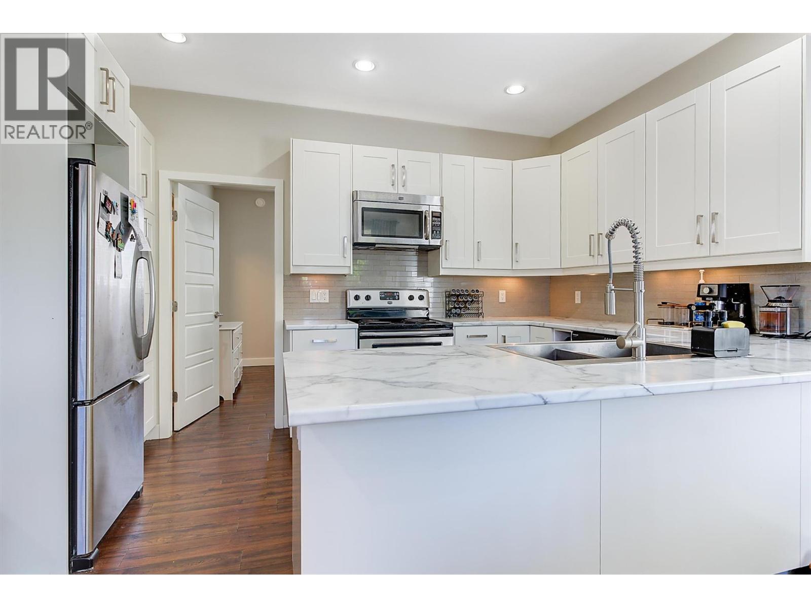 Photo 3 of 620 622 Birch Avenue, Kelowna BC