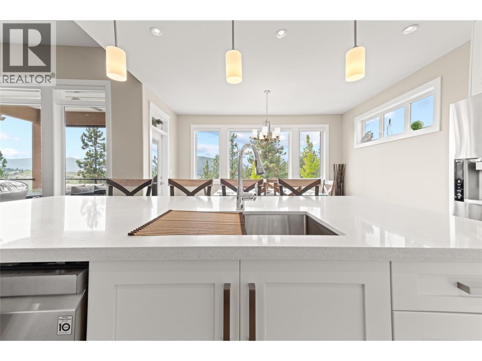 Photo 30 of 1064 Aurora Heights, West Kelowna BC