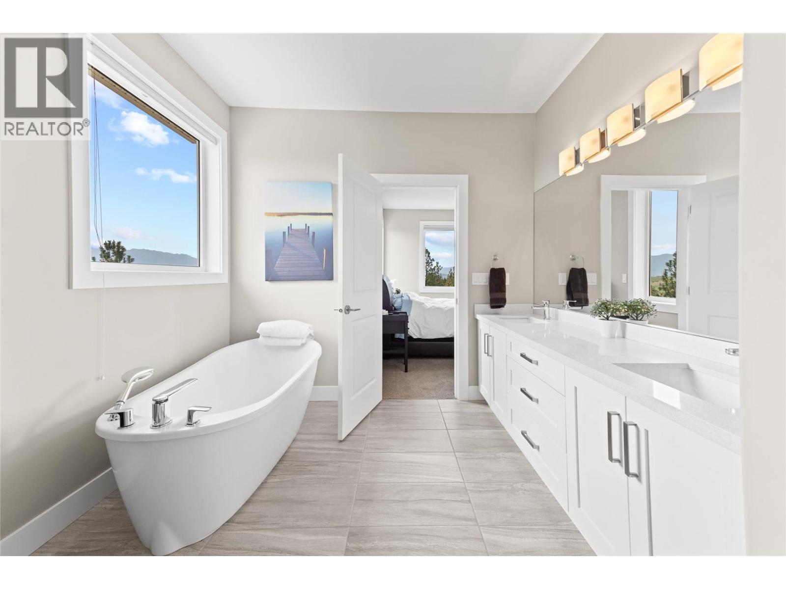 Photo 15 of 1064 Aurora Heights, West Kelowna BC