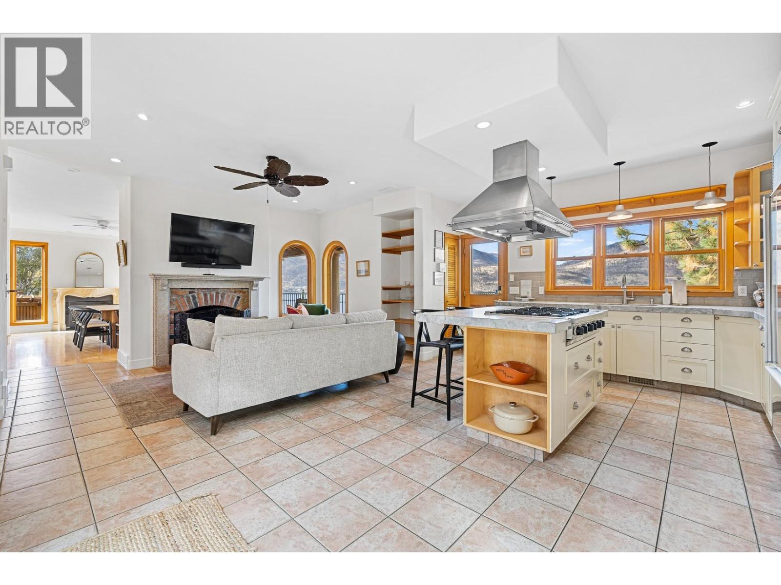  414 Herbert Heights Road, Kelowna