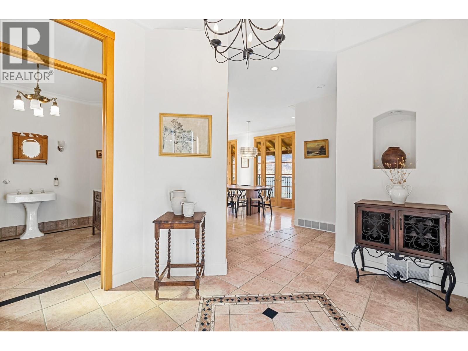  414 Herbert Heights Road, Kelowna