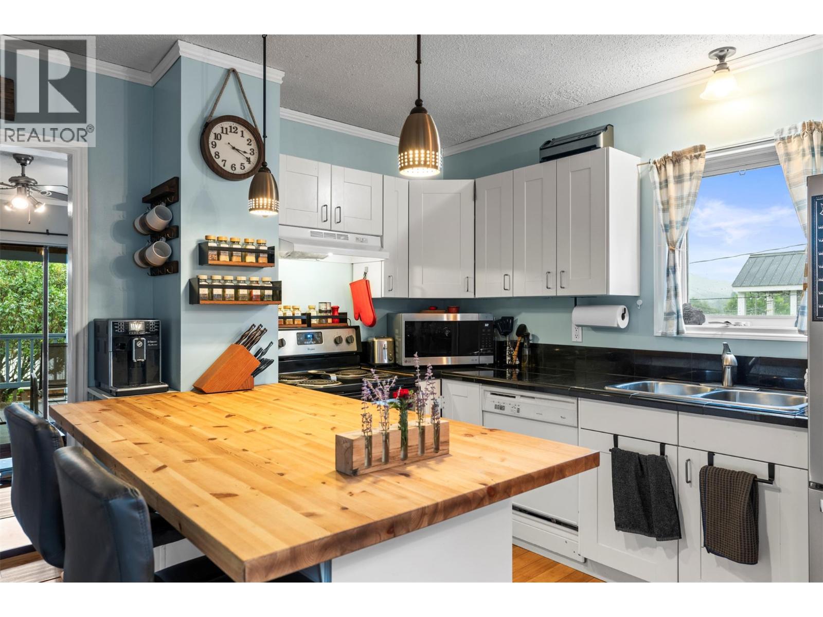 Photo 7 of 728 Mill Avenue, Enderby BC