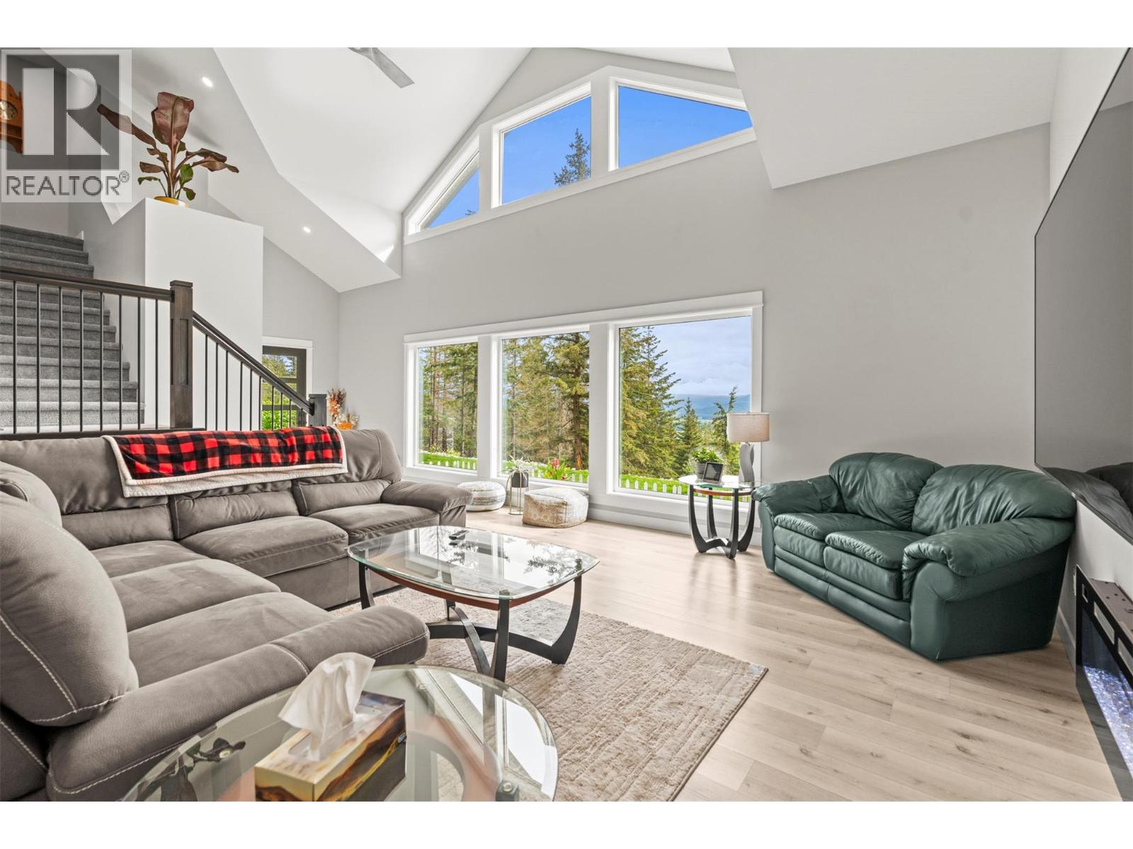 307 Oxbow Place, Enderby