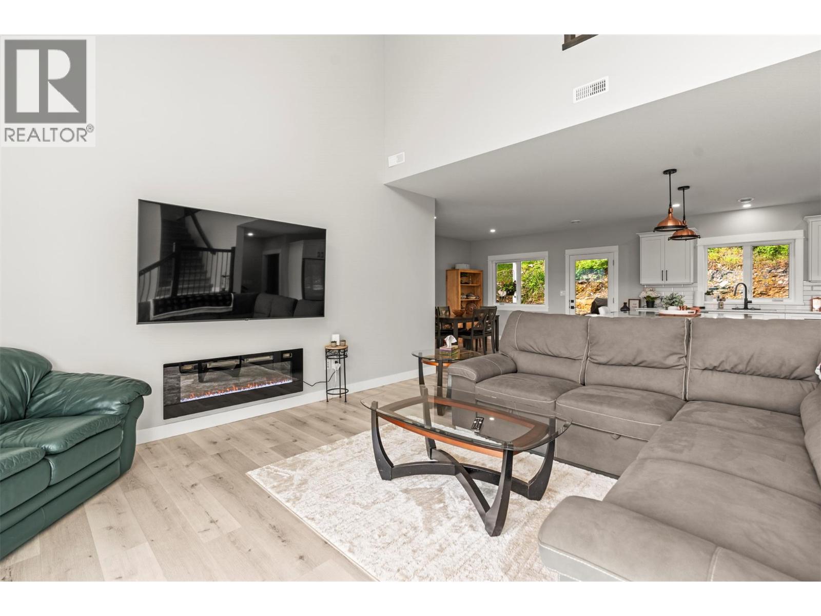 307 Oxbow Place, Enderby