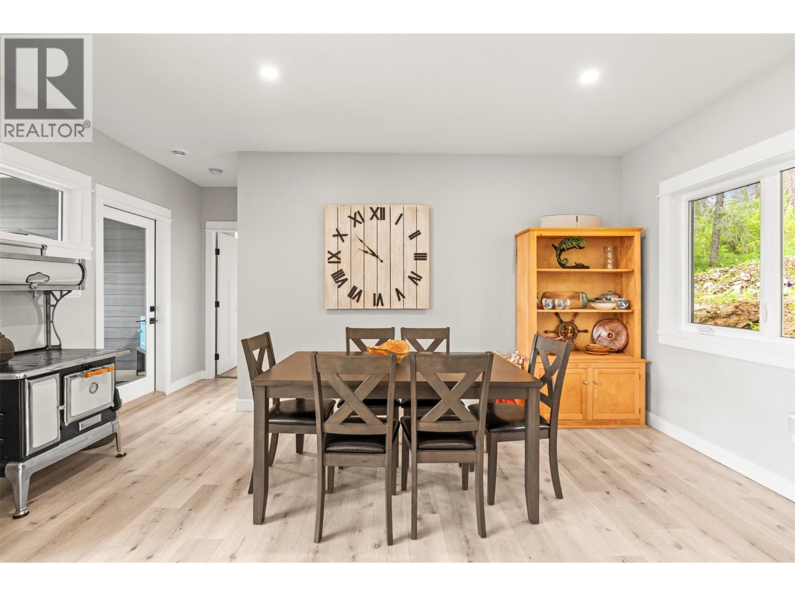 307 Oxbow Place, Enderby