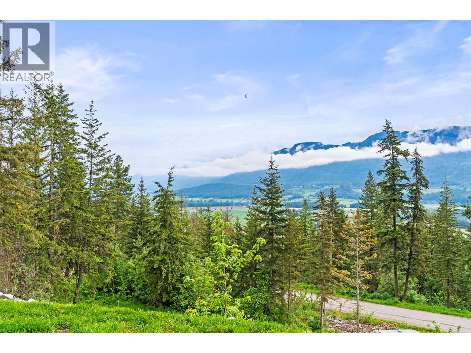 307 Oxbow Place, Enderby