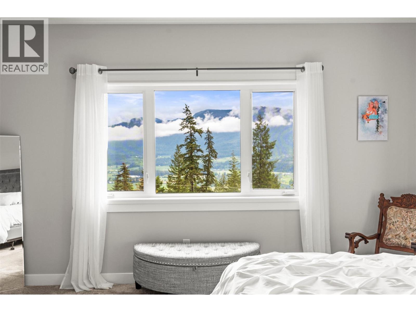 307 Oxbow Place, Enderby