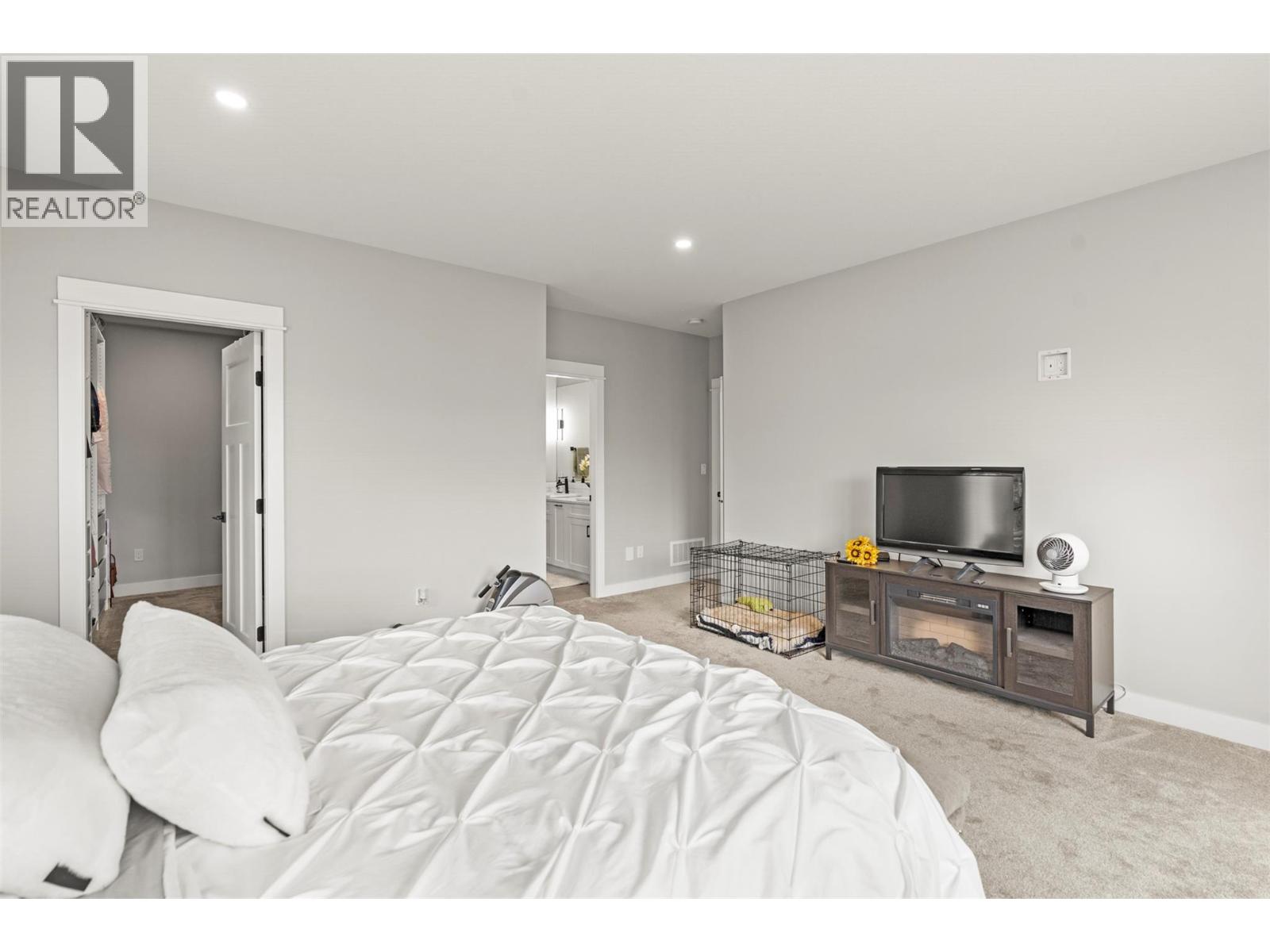 307 Oxbow Place, Enderby