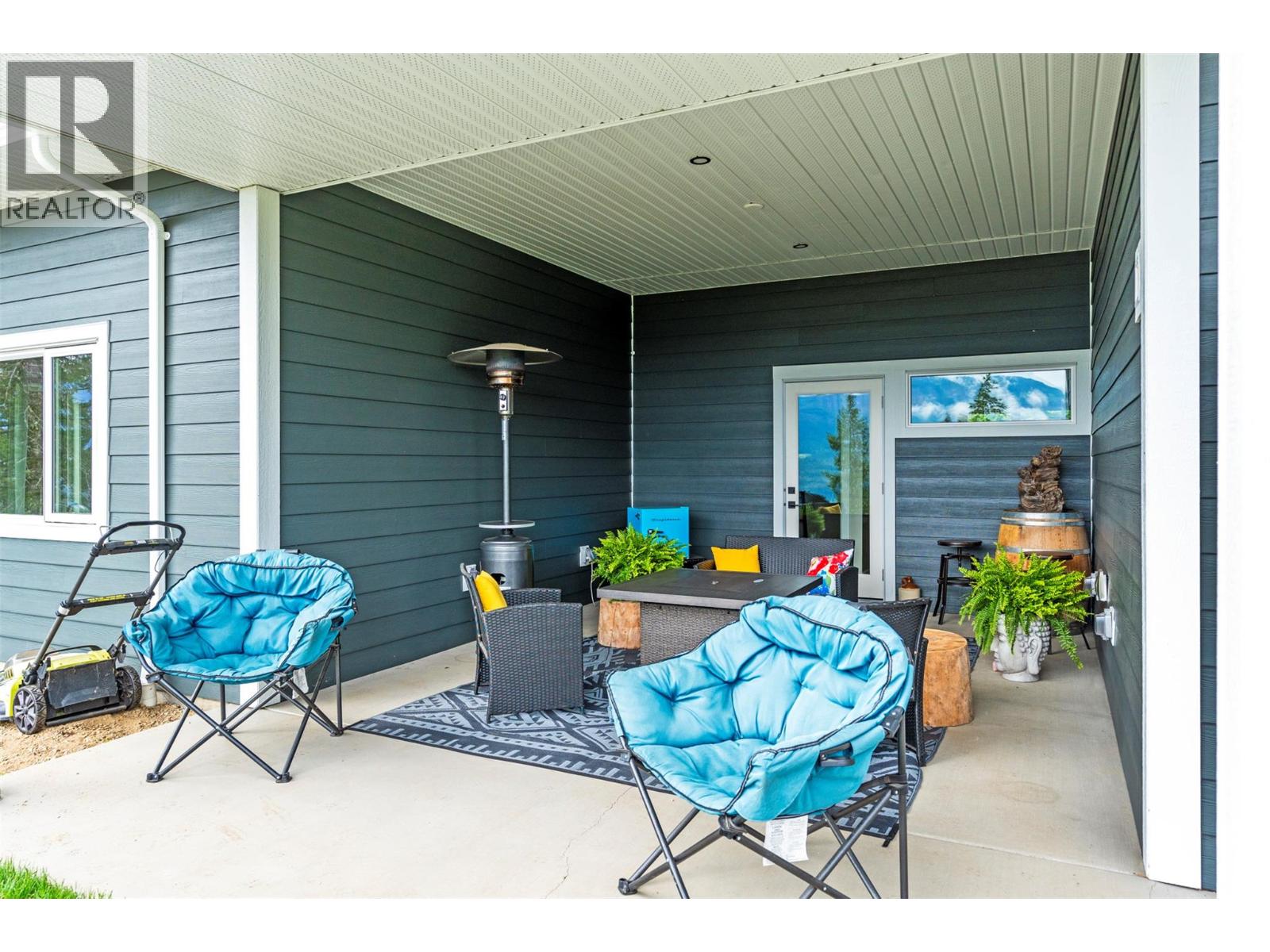 307 Oxbow Place, Enderby