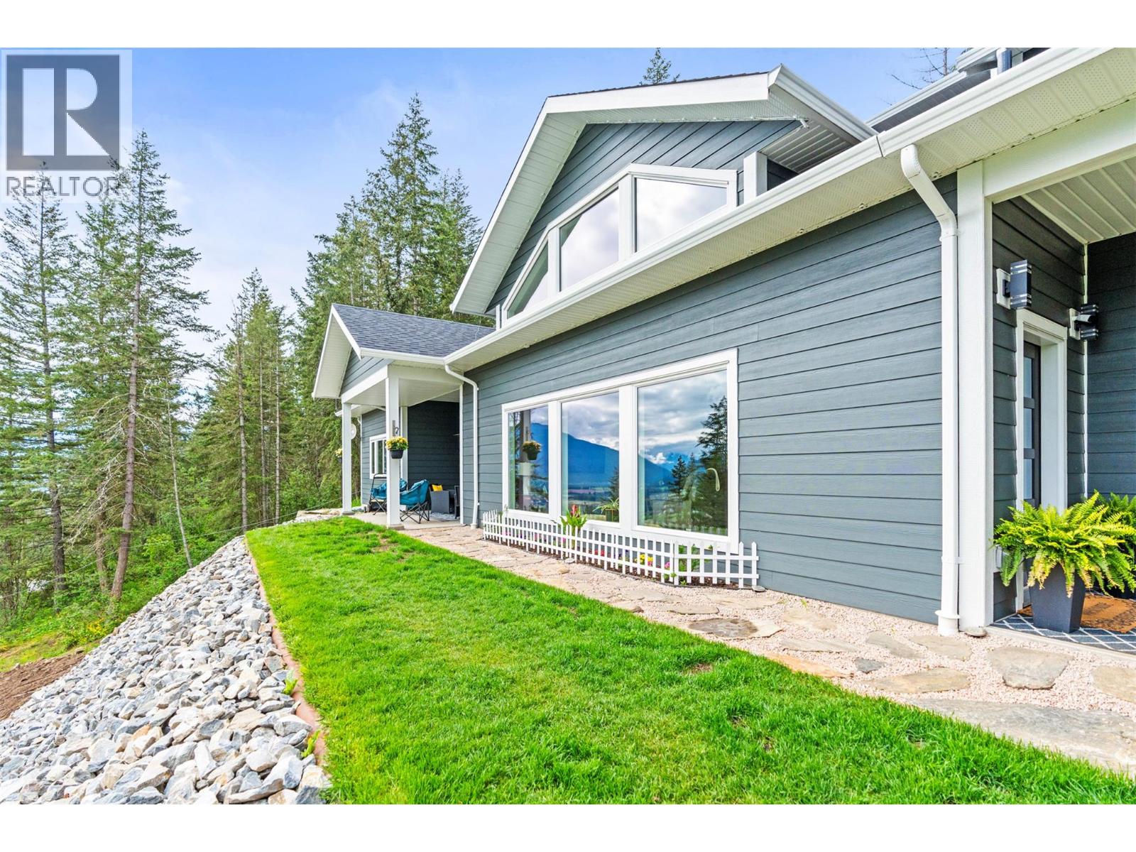 307 Oxbow Place, Enderby