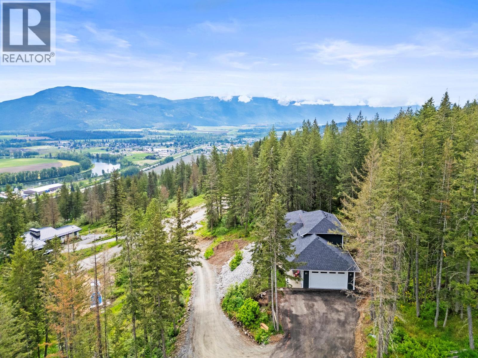 307 Oxbow Place, Enderby