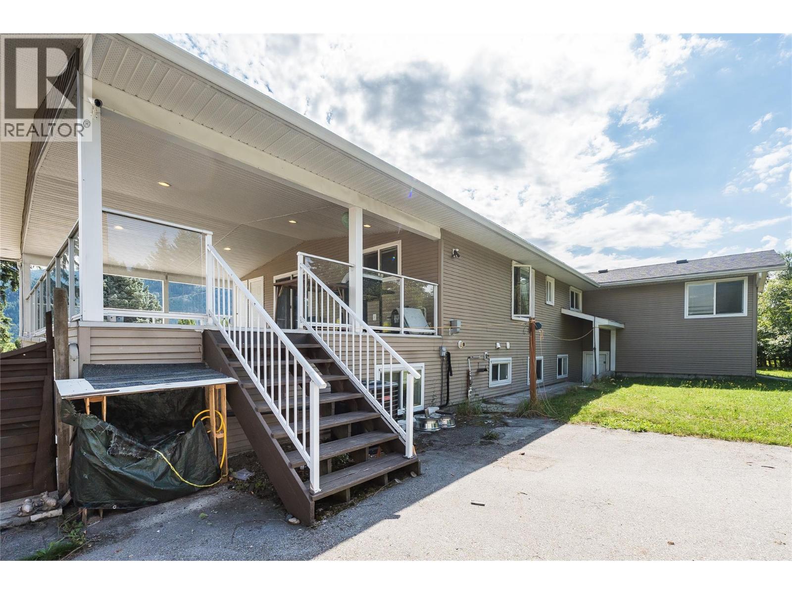 2540 6TH Avenue, Castlegar