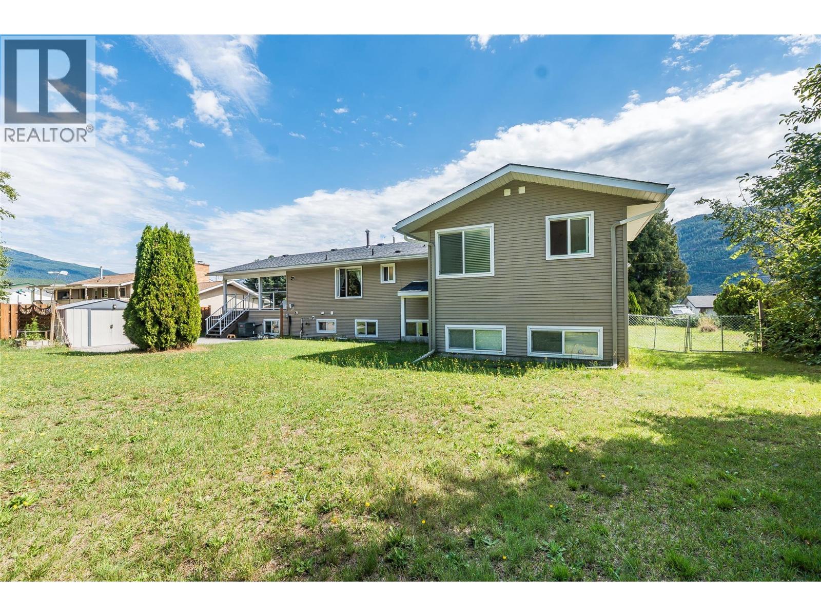 2540 6TH Avenue, Castlegar