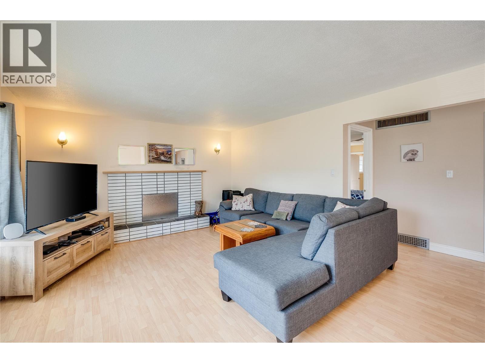 2540 6TH Avenue, Castlegar