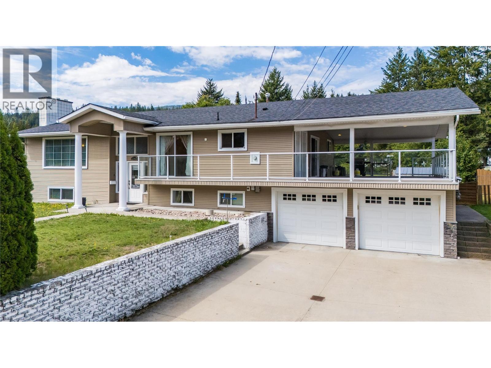 2540 6TH Avenue, Castlegar
