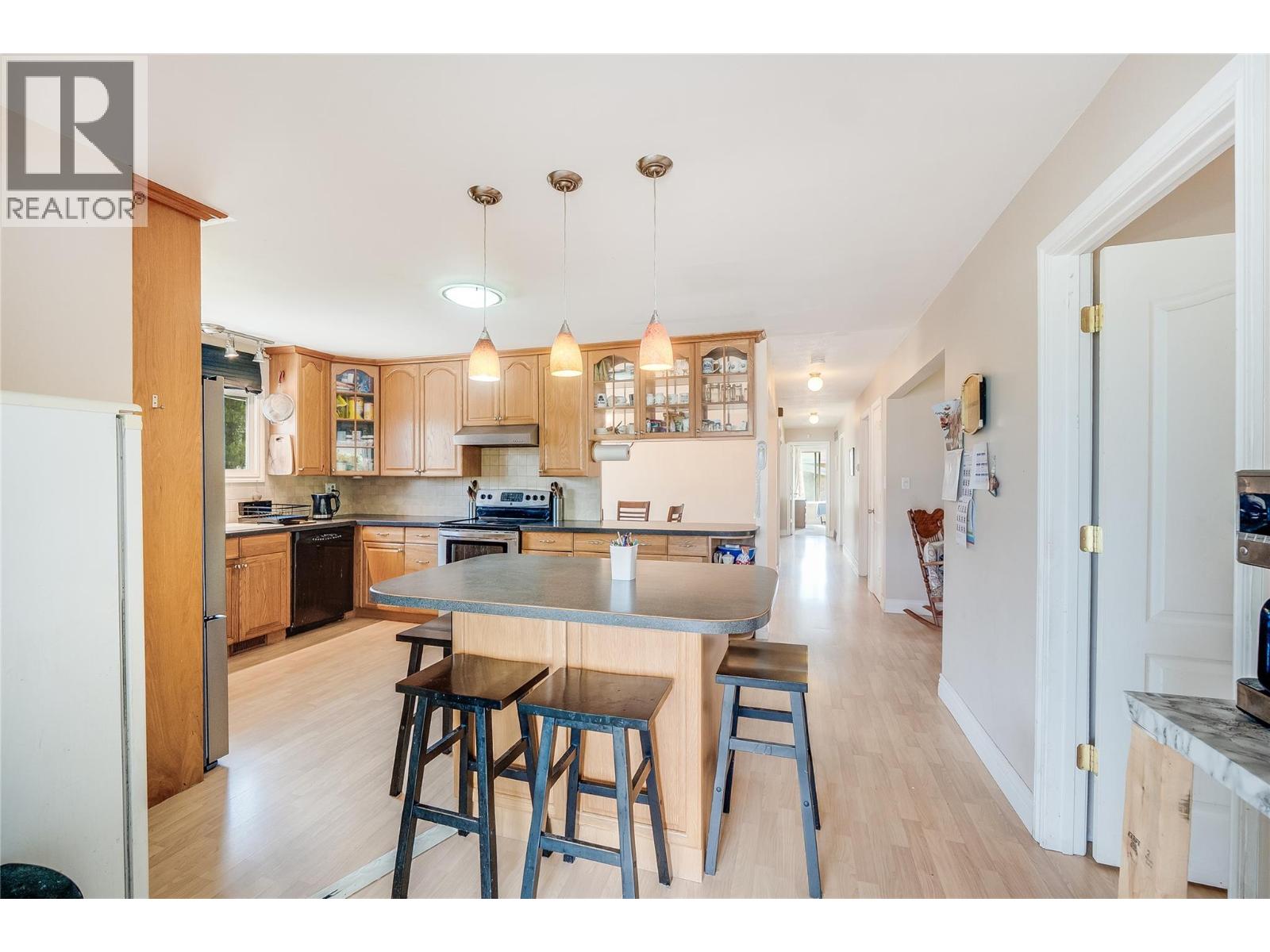 2540 6TH Avenue, Castlegar