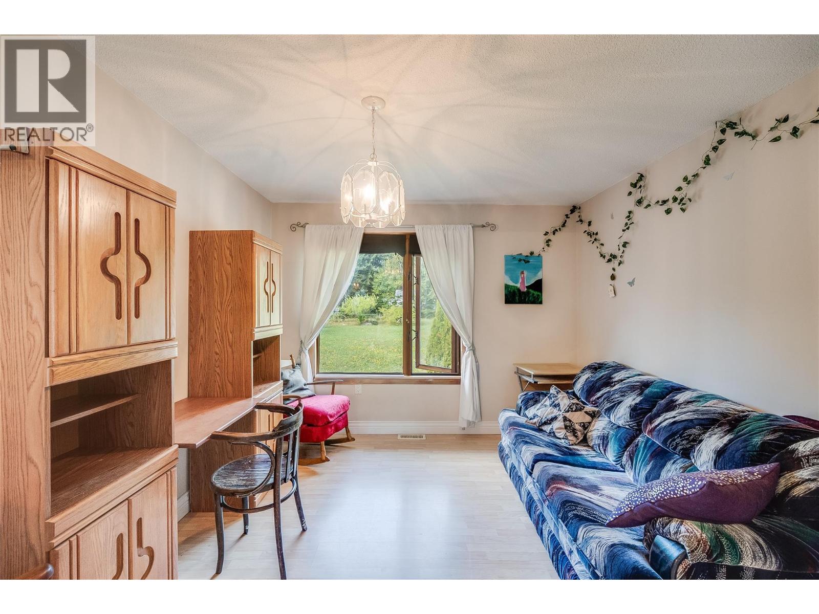 2540 6TH Avenue, Castlegar