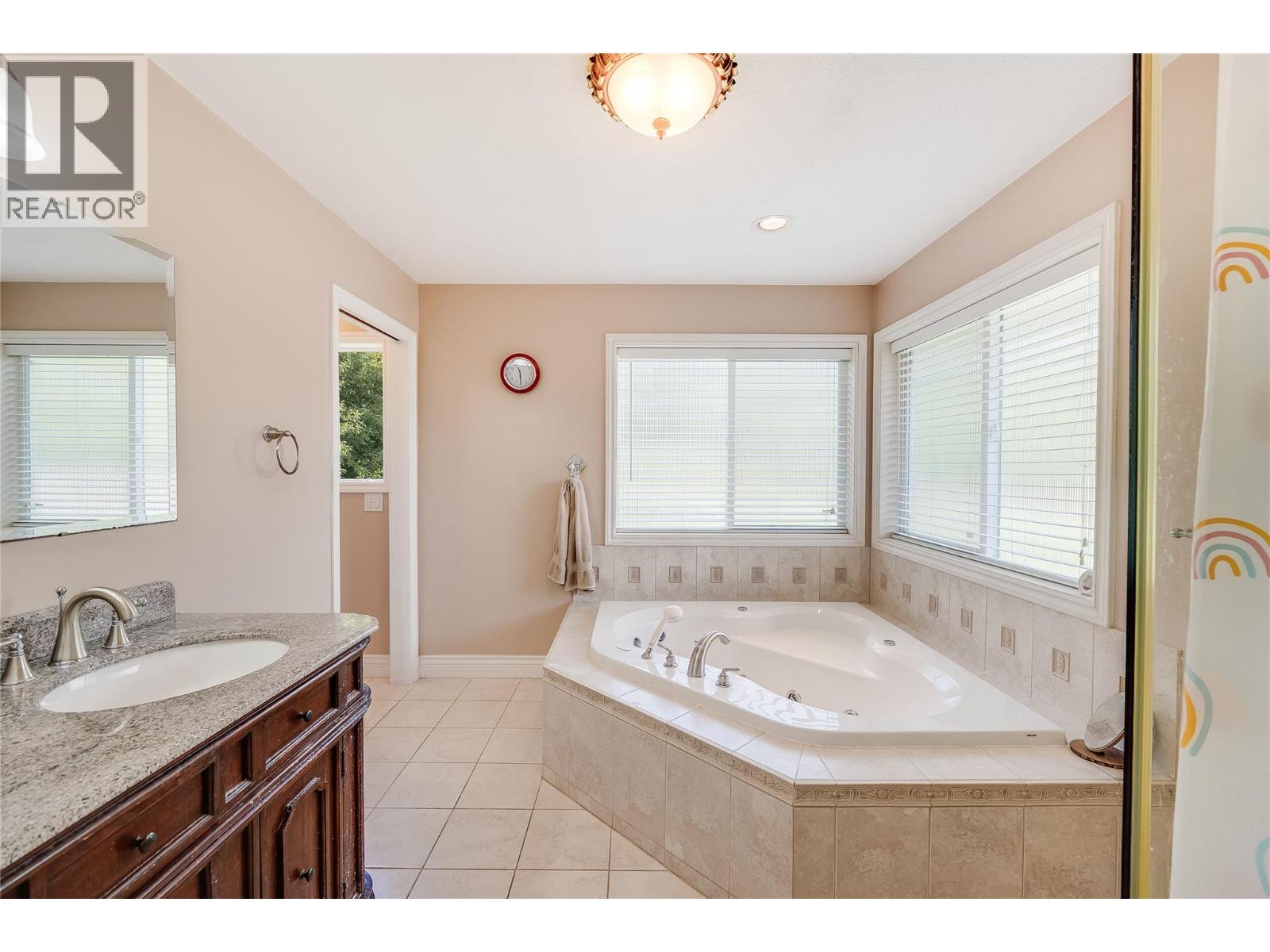 2540 6TH Avenue, Castlegar