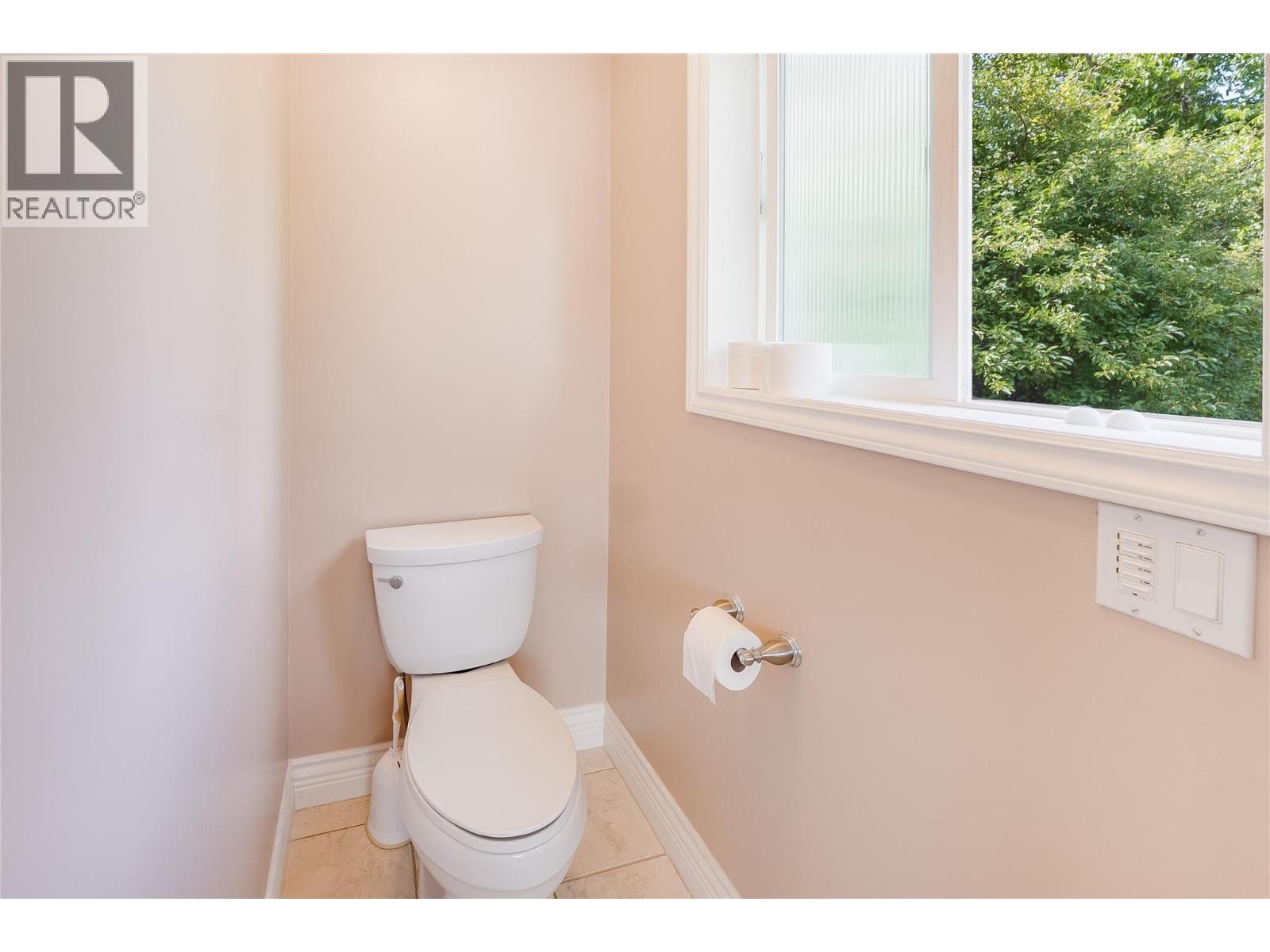 2540 6TH Avenue, Castlegar
