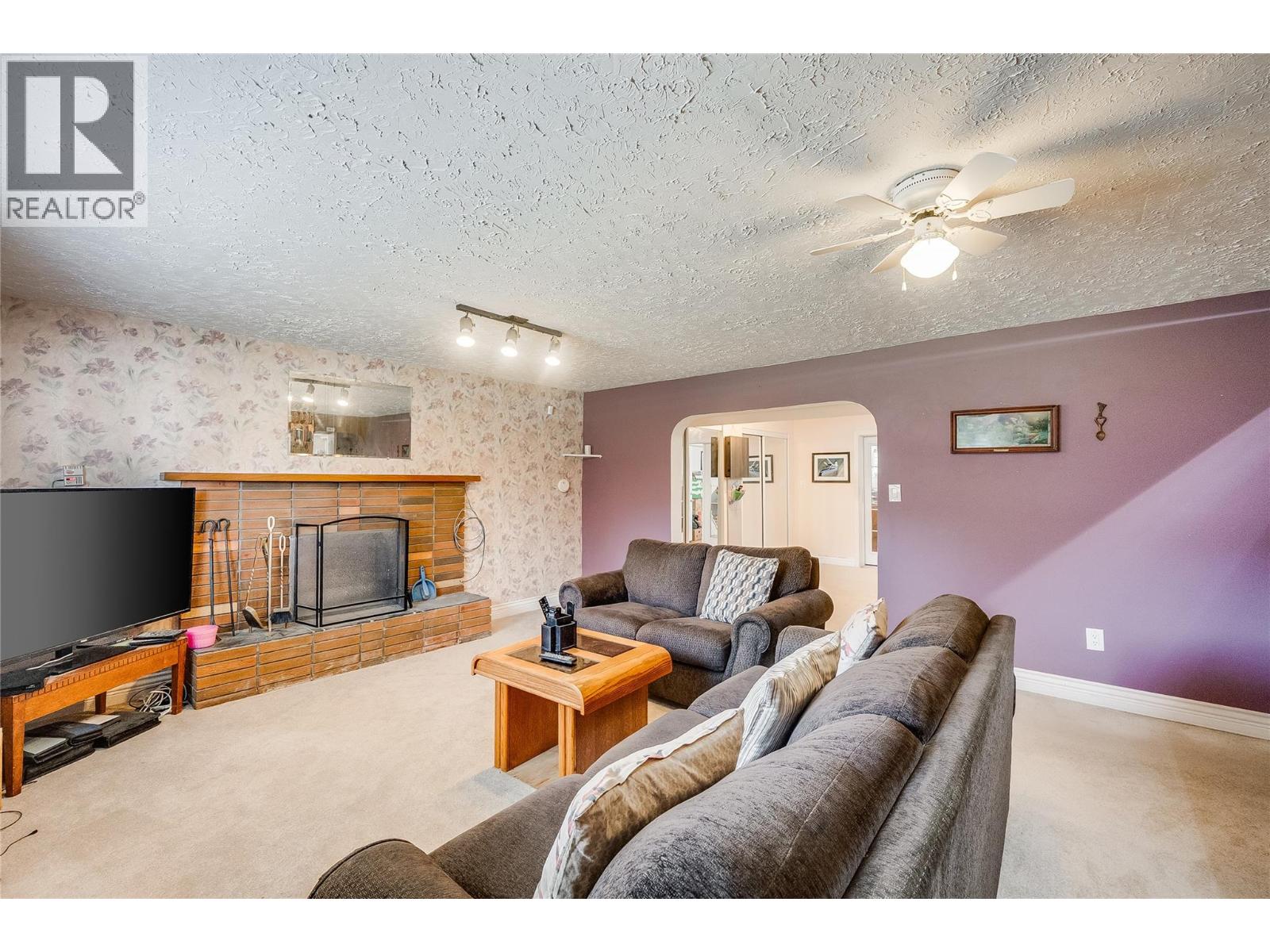 2540 6TH Avenue, Castlegar