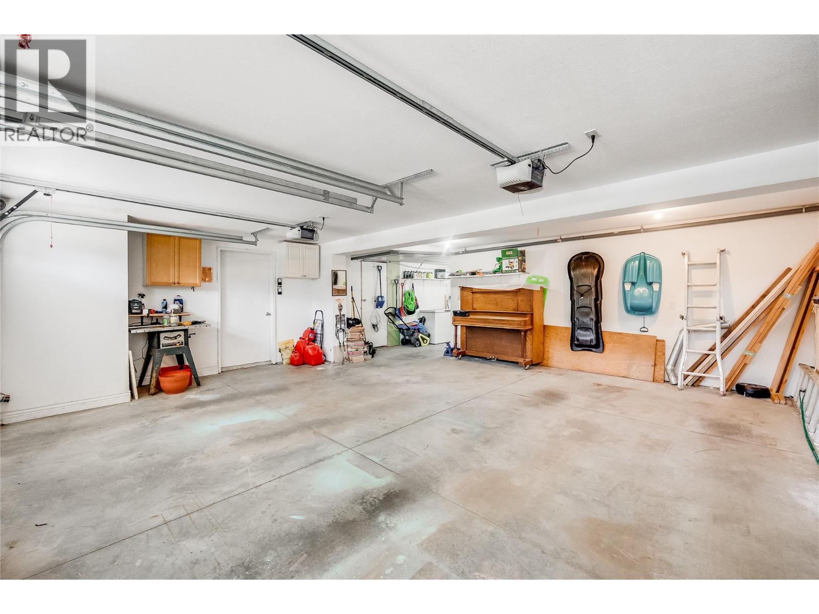 2540 6TH Avenue, Castlegar