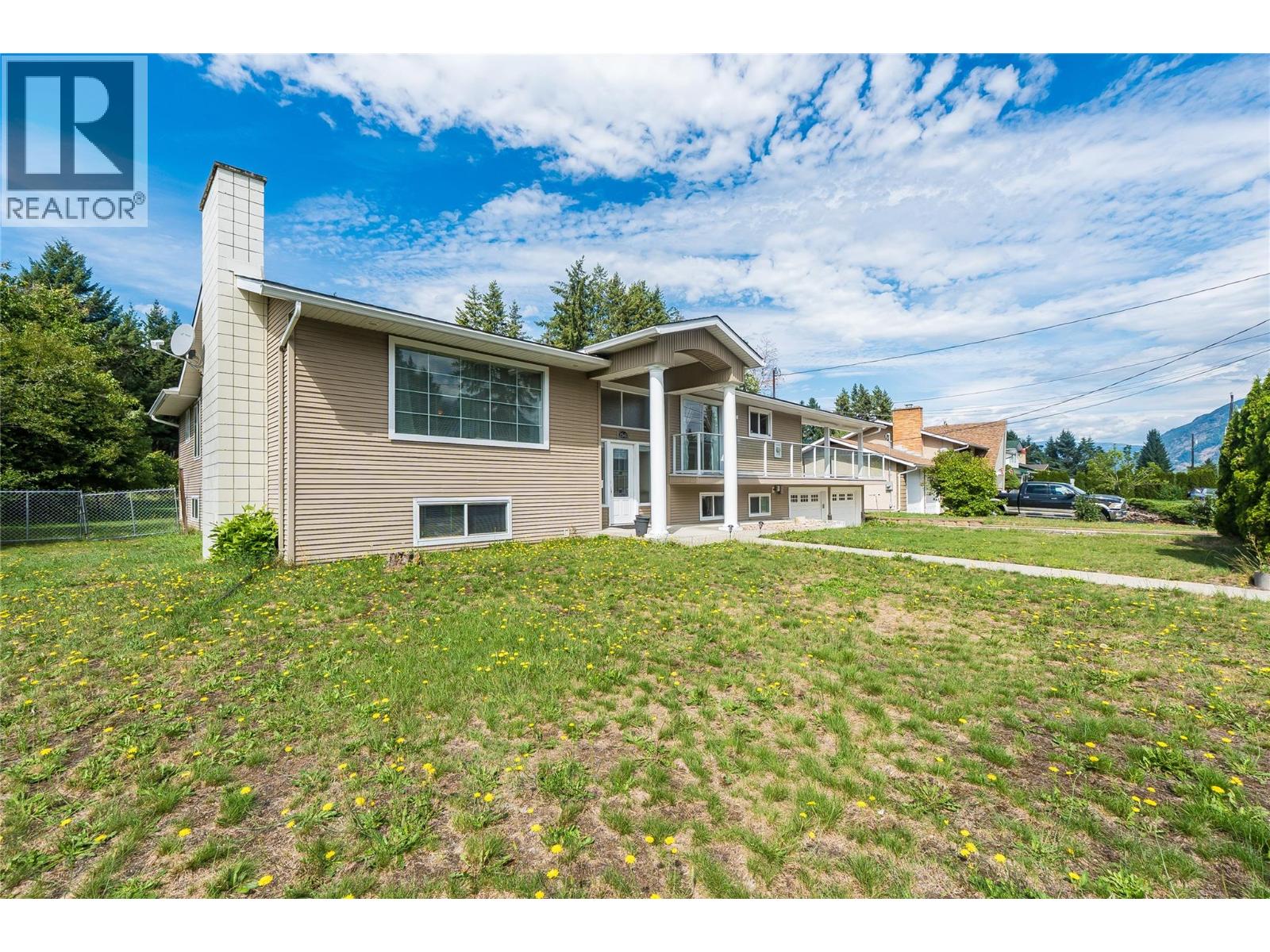 2540 6TH Avenue, Castlegar