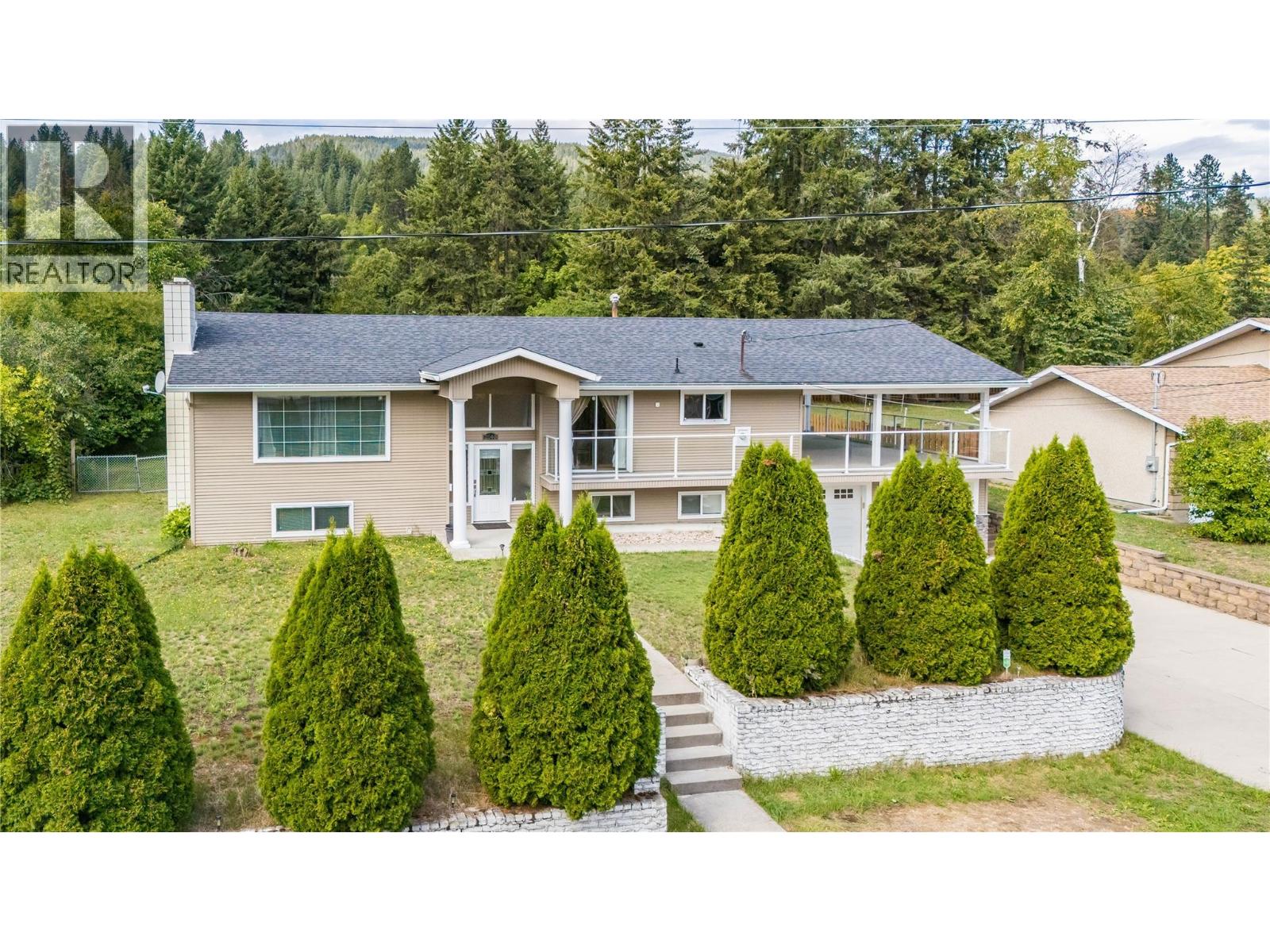 2540 6TH Avenue, Castlegar