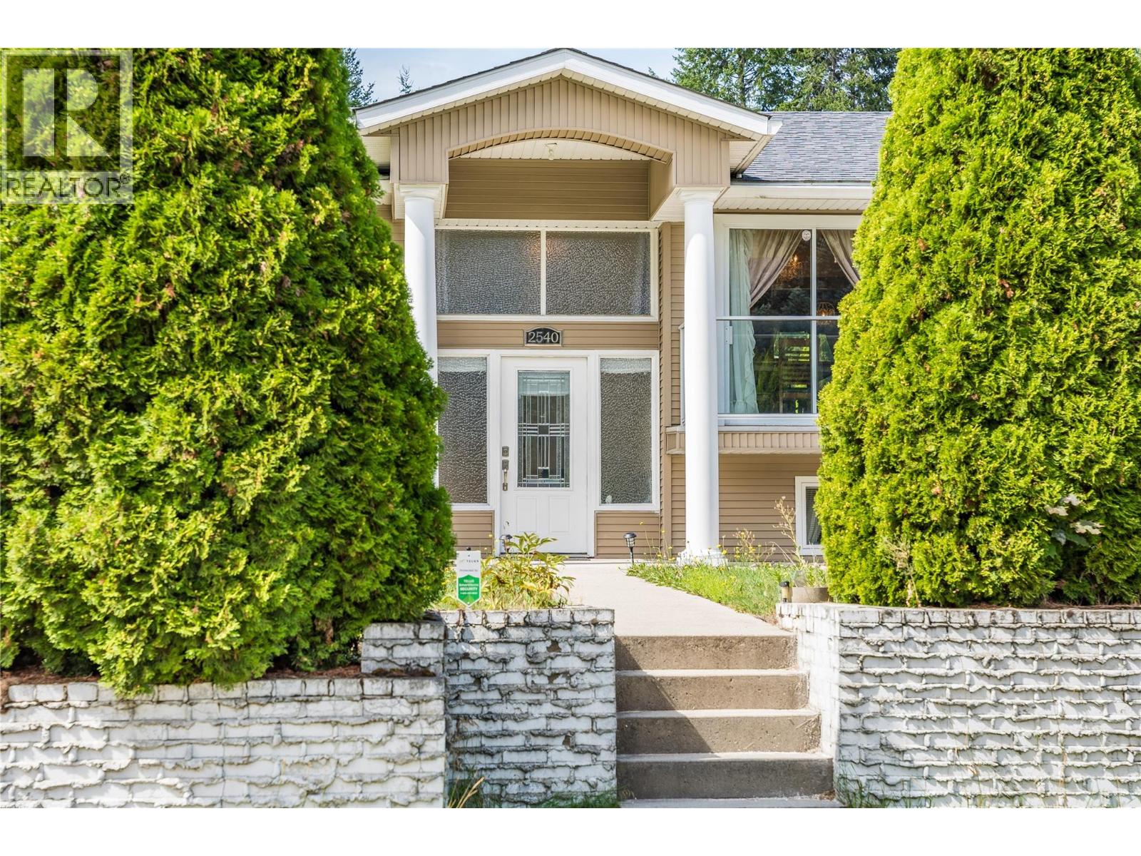 2540 6TH Avenue, Castlegar