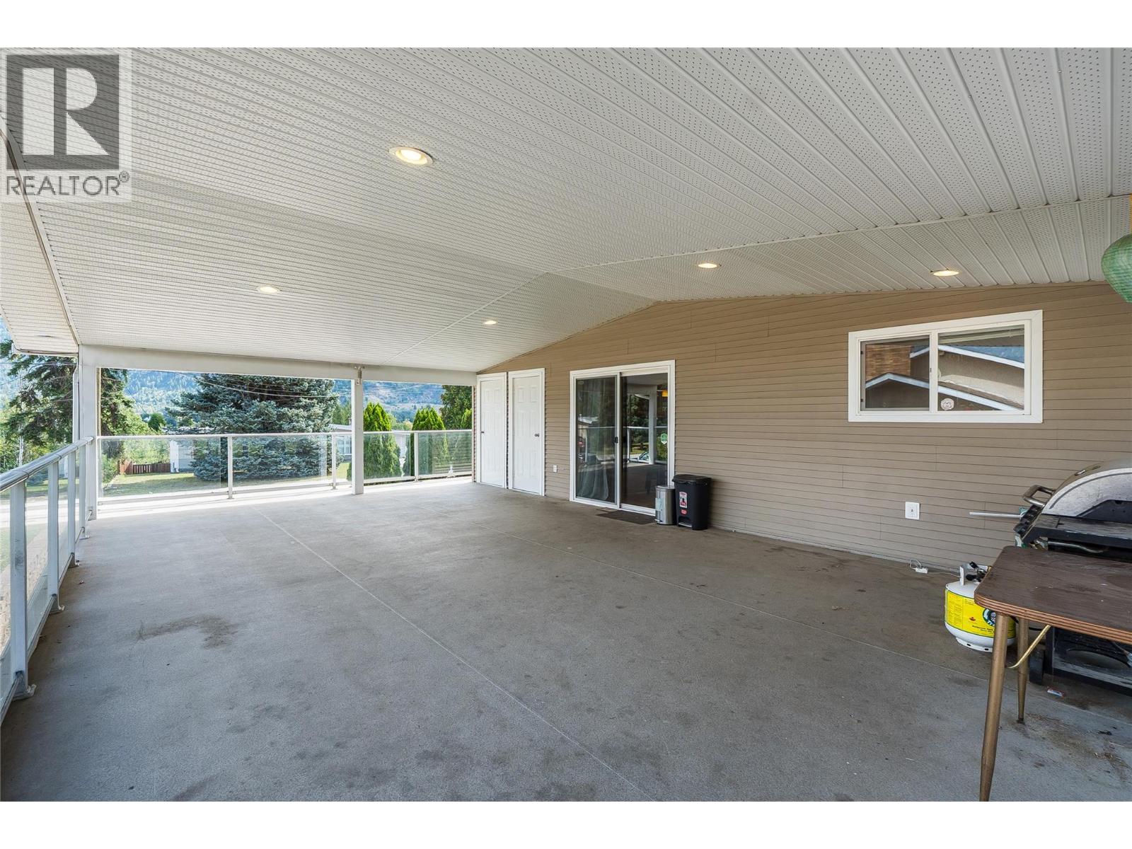 2540 6TH Avenue, Castlegar